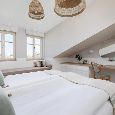 Unique Air-conditioned Dietla Cracow By Renters דירה *