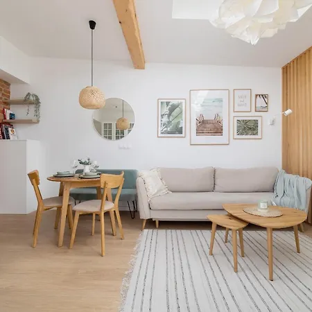 Apartment Unique Air-conditioned Dietla Cracow By Renters Krakow