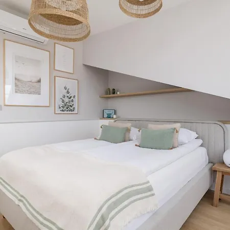 Unique Air-conditioned Dietla Cracow By Renters Apartment *