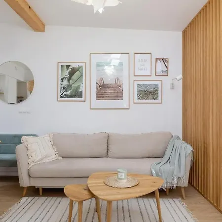 Unique Air-conditioned Dietla Cracow By Renters Appartamento *